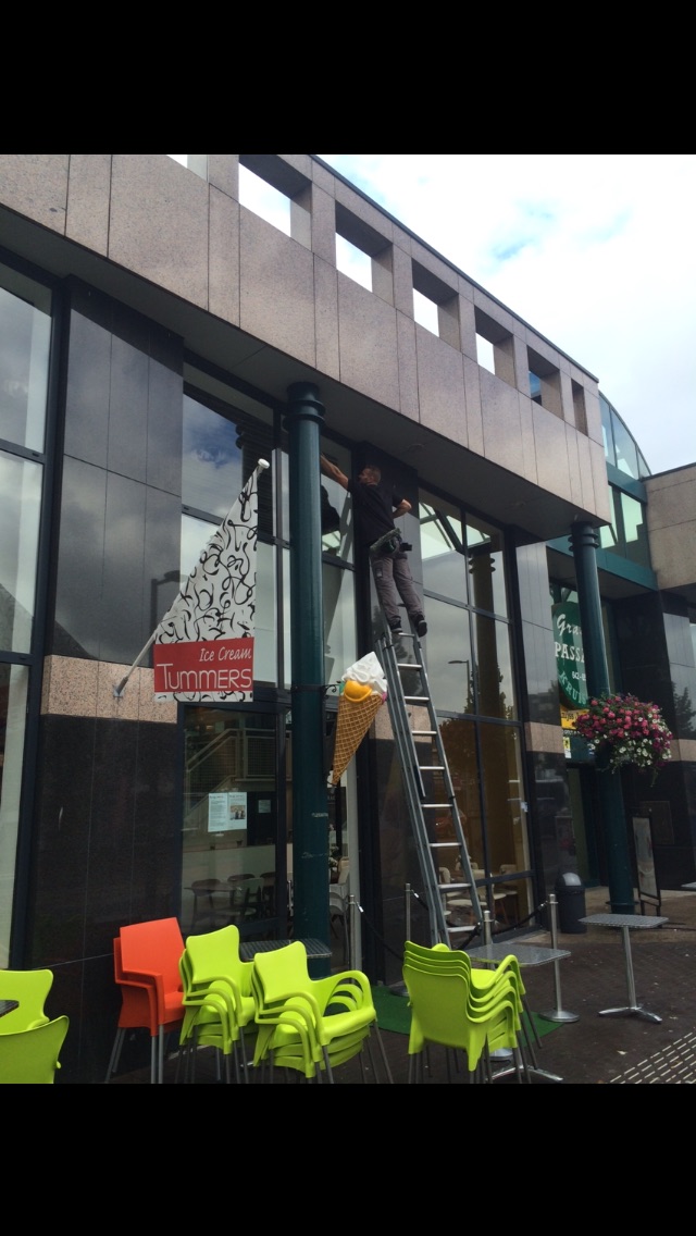 Glazenwassen bij Tummers patisserie passionnelle Hoofddorp!