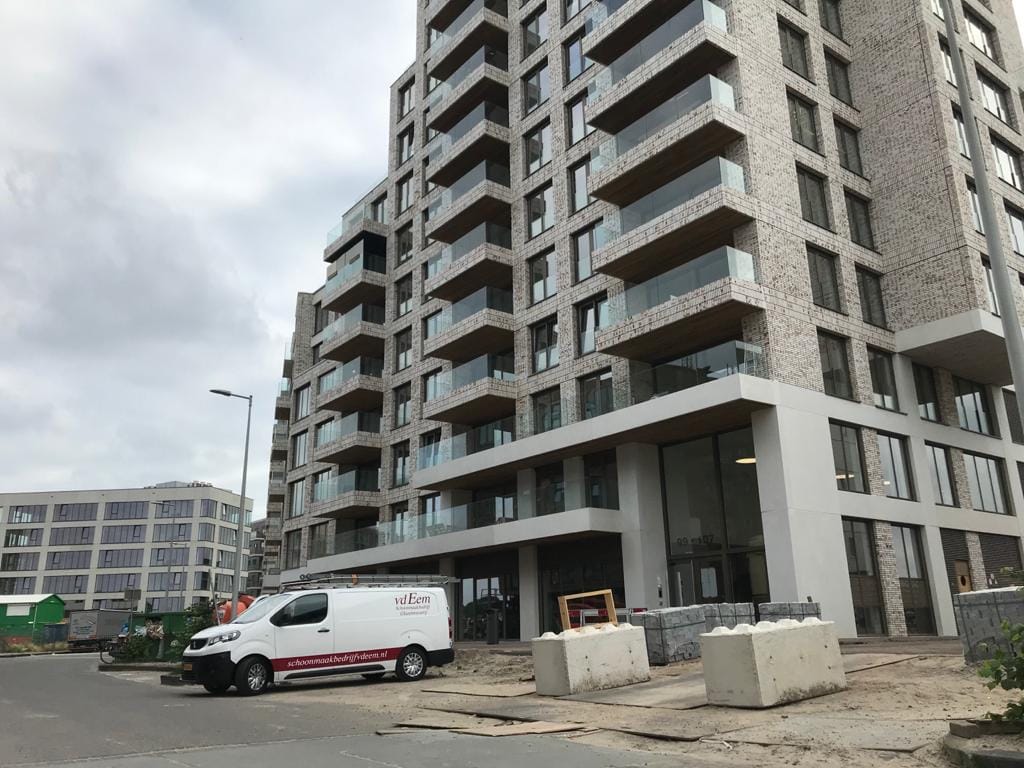 PHOTO-2025-03-13-15-58-16 Glazenwasserij